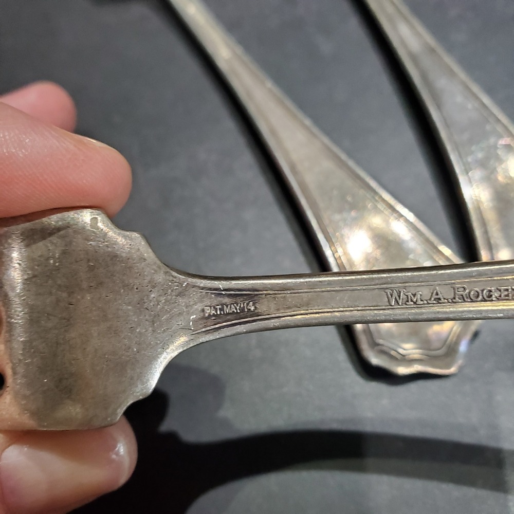 Set of 5 Vintage WM A Rogers Silverplate Raleigh Dinner Forks Geometric Design - Picture 6 of 6